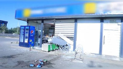 Изрображение 'В Навои нетрезвый водитель протаранил винный магазин (видео)'