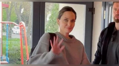 'Анжелина Жоли Украинага келди'ning rasmi