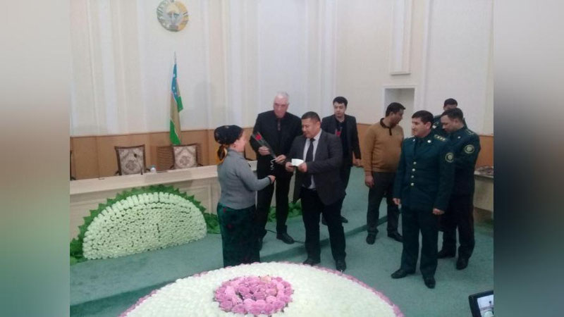 'Тўрткўлда фуқаролиги йўқ 68 кишига Ўзбекистон Республикасида яшаш гувоҳномалари берилди'ning rasmi