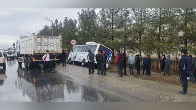 Изрображение 'В Самарканде автобус оказался в кювете в результате ДТП'
