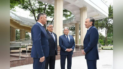 'Shavkat Mirziyoev ilm-fan namoyandalari bilan muloqot qildi'ning rasmi