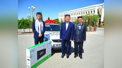 'Жўқорғи Кенгес раиси Қуръон мусобақасининг мутлоқ ғолибини қабул қилди'ning rasmi