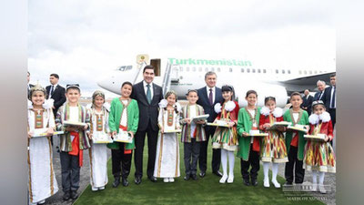 'Президентларни кутиб олиш учун Урганч кўчаларига минглаб одамлар чиқди (фото)'ning rasmi