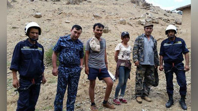 '​Самарқанд вилоятида тоғ чўққисида адашиб қолган фуқаролар қутқариб қолинди'ning rasmi