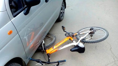 'Namanganda “Matiz” haydovchisi qarshisidan kelayotgan velosipedni urib yubordi. Velosipedchi shifoxonada vafot etdi'ning rasmi