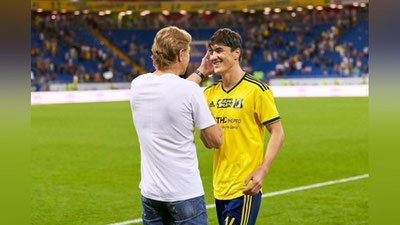 Изрображение '«Дженоа» пришлось улучшить предложение по Эльдору Шомуродову'