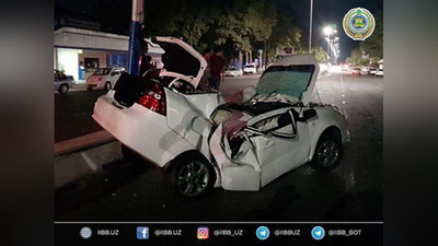 Изрображение 'В Ташкенте водитель "Нексии" погиб на месте, врезавшись в столб'