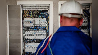 'Mirobodda elektr tarmoqlari korxonasi xodimi tadbirkorni chuv tushirdi'ning rasmi