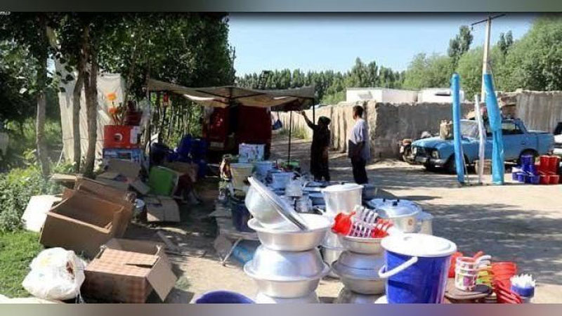 'O`zbekistonda  kiyim-kechak, xo`jalik mollari va nooziq-ovqat buyumlarini sotish sayyor tarzda tashkil etiladi'ning rasmi