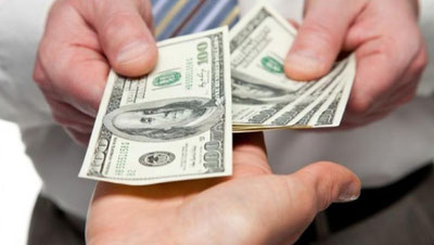 '40 ming AQSh dollari pora olgan jamiyat rahbari qo`lga tushdi'ning rasmi