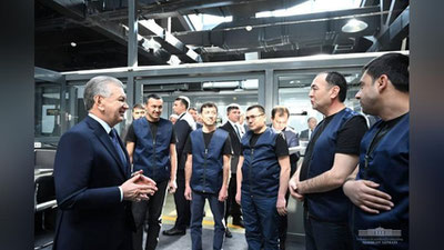 Изрображение 'Президент ознакомился с ювелирным производством в Наманганской области'