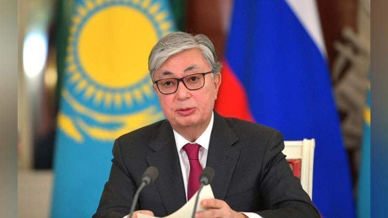 'Қозоғистон президенти Спутник V вакцинаси билан коронавирусга қарши эмланди'ning rasmi
