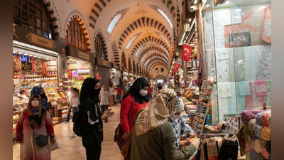 'Туркия коронавирусга қарши чекловларни юмшатмоқда'ning rasmi