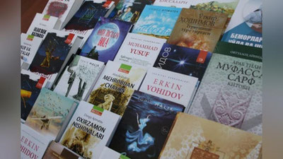 '“Mehr kutubxonasi”, “Mehnat yarmarkasi” va shoir va yozuvchilar bilan bo`lgan uchrashuvlar. II Respublika “Kitobxonlik haftaligi” qanday o`tdi?'ning rasmi