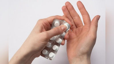 'Sankt-Peterburgda 15 yoshli qiz "Parasetamol"dan zaharlanib reanimasiyaga tushdi'ning rasmi