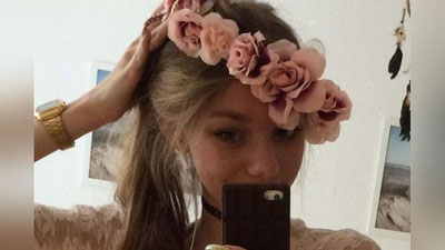 '​Germaniyalik 16 yoshli qiz 3 yildan beri tirnog`ini olmaydi'ning rasmi