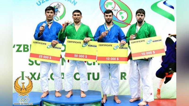 'Prezident sovrini Sherali Jo`raevga nasib etdi'ning rasmi