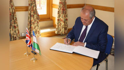 Изрображение 'ГЛАВА МИД СДЕЛАЛ ЗАПИСЬ В КНИГЕ СОБОЛЕЗНОВАНИЙ В ПОСОЛЬСТВЕ БРИТАНИИ'