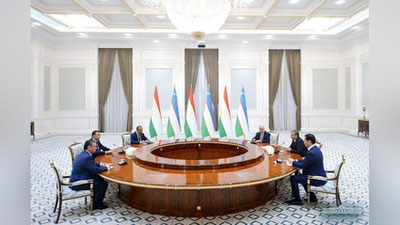 'O`zbekiston Prezidenti Tojikiston Bosh vazirini qabul qildi'ning rasmi