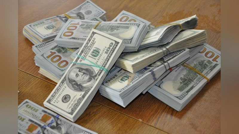 'O`zbekistonda dollar kursi bir necha kunlik ko`tarilishdan so`ng pasaydi'ning rasmi
