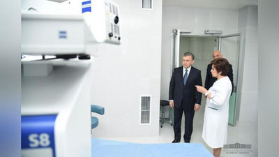'Shavkat Mirziyoev innovasion xususiy klinikaga tashrif buyurdi'ning rasmi