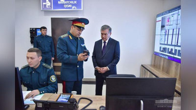 'Prezident Yunusobod tumanidagi 7-ichki ishlar bo`limida tashkil etilgan zamonaviy tizim bilan tanishdi'ning rasmi