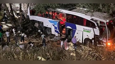 'Turkiyada avtobus jarlikka tushib ketdi, 12 kishi halok bo`ldi'ning rasmi