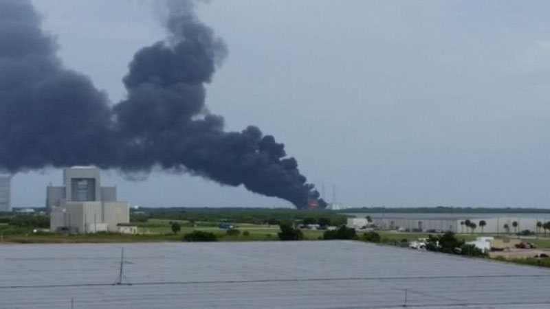 Изрображение 'ВО ФЛОРИДЕ ВЗОРВАЛАСЬ РАКЕТА FALCON-9 (ВИДЕО)'