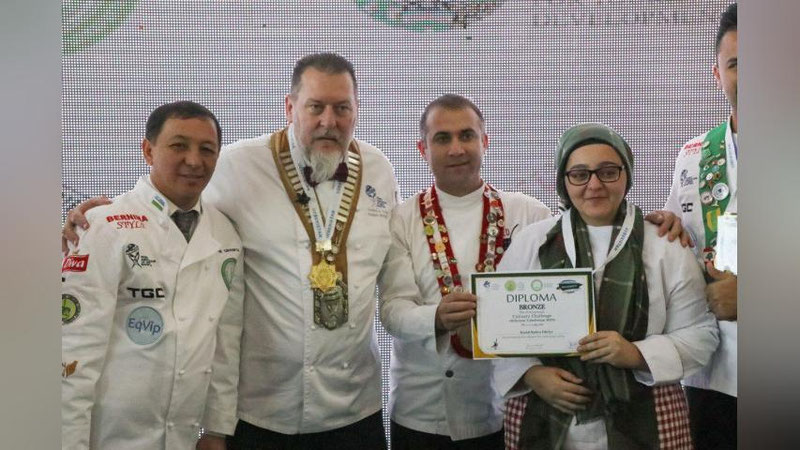 'Ўзбек нонуштаси - жахон чемпиони!'ning rasmi