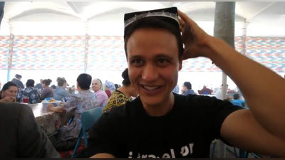 Изрображение 'ИЗВЕСТНЫЙ АМЕРИКАНСКИЙ ФУД-БЛОГЕР ПОЛЮБИЛ УЗБЕКСКУЮ КУХНЮ (ВИДЕО)'