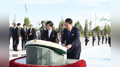 Изрображение 'Президент Республики Корея возложил цветы к Монументу Независимости'