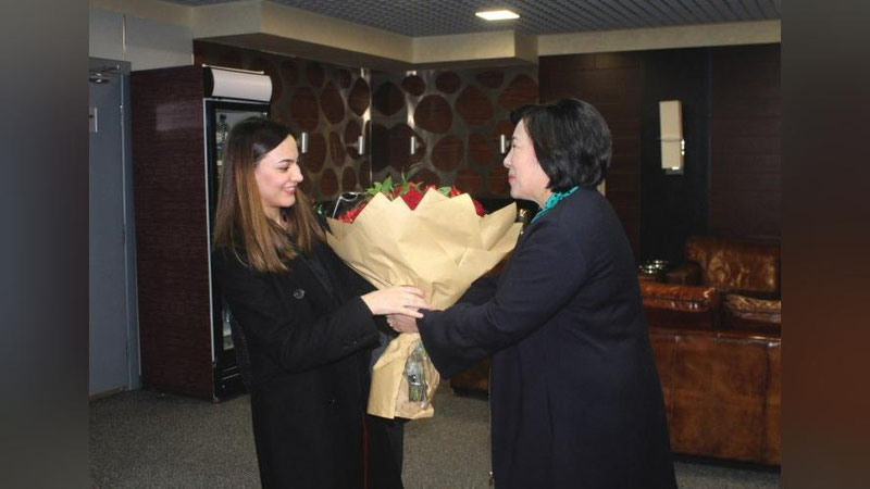 'O`zbeklar orasida ilk bor Kolumbiya universitetining professorlik lavozimini olgan yosh olima Toshkentga keldi'ning rasmi