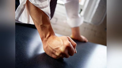 'Sirdaryoda maktab o`quvchi qizlari o`rtasida katta mushtlashuv bo`ldi (video)'ning rasmi