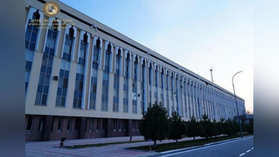 'Farg`onada IIB binosidan o`ligi chiqqan 20 yoshli yigit bo`yicha ma`lumot berildi'ning rasmi