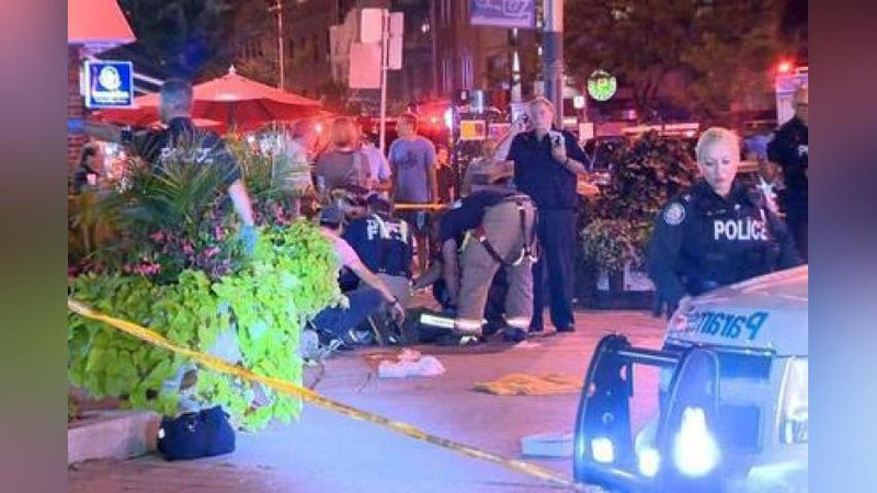 Изрображение 'НЕИЗВЕСТНЫЙ ОТКРЫЛ ОГОНЬ ПО ПРОХОЖИМ В ТОРОНТО'