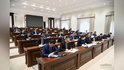 Изрображение 'Вопросы обучения иностранным языкам и профессиональной ориентации в школах обсуждены на совещании'