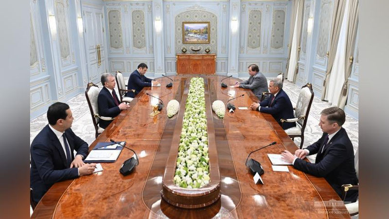 Изрображение 'Шавкат Мирзиёев принял Президента Татарстана Рустама Минниханова'