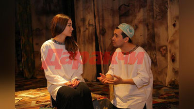 '​Bahodir Yo`ldoshevning "Yulduzli tunlar" spektaklidan so`ng(Foto)'ning rasmi