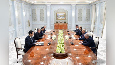 Изрображение 'Президент Узбекистана принял главу ЕБРР'