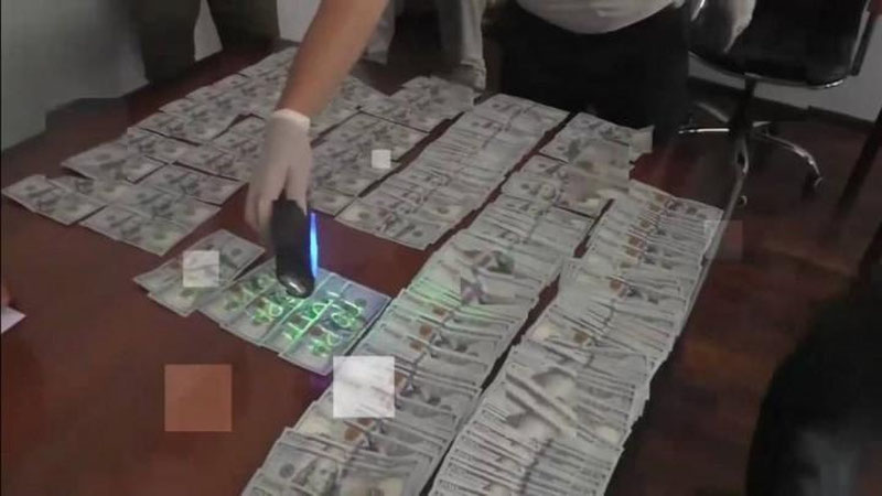 'Nur-Sultondan Toshkentga ketmoqchi bo`lgan yo`lovchining dollarlari "ucha olmadi"'ning rasmi