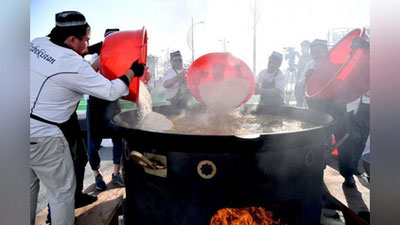 Изрображение 'В Дубае приготовили 1000 кг узбекского плова (фото)'