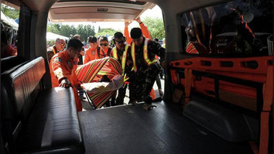 'Филиппинда автобус жарликка қулаши оқибатида 19 киши ҳалок бўлди'ning rasmi