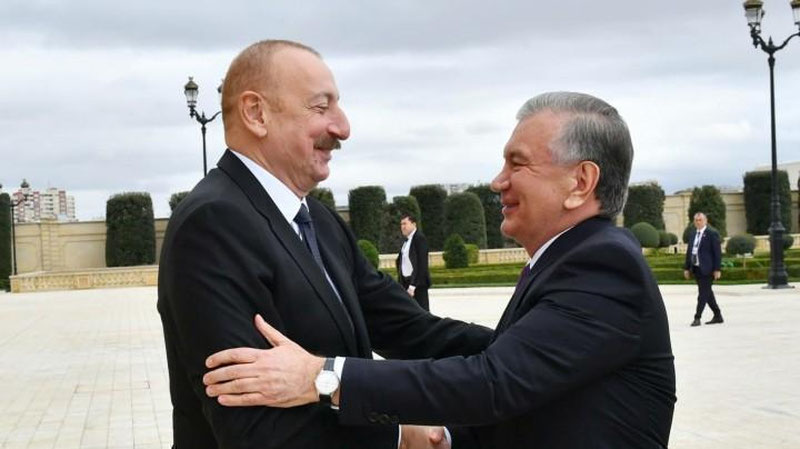 'Shavkat Mirziyoev Ilhom Aliev telefon orqali muloqotda bo`ldi'ning rasmi