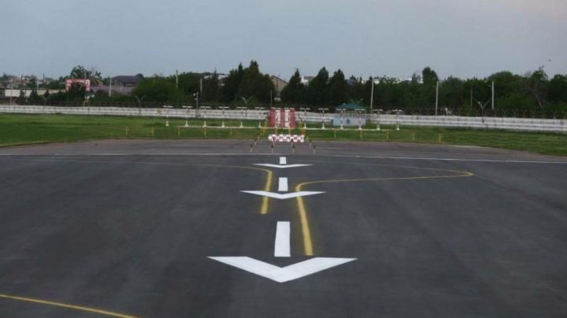 'Toshkent aeroportida uchish-qo`nish yo`lagini kapital rekonstruksiya qilish yakunlandi'ning rasmi