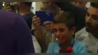 'Messini ko`rgan bolakay hissiyotlarini tiyib turolmadi (Video)'ning rasmi