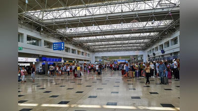 'Antaliya aeroportida o`nlab sayyohlar izohsiz Moskva reysiga chiqarilmadi. Katta janjal yuzaga kelgan (video)'ning rasmi