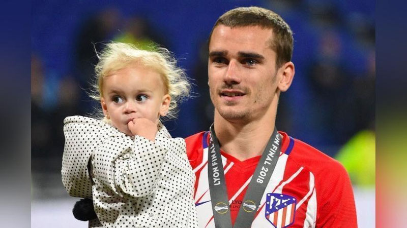 'Бу қизиқ. Гризманнинг 3 фарзанди турли йилларда айнан бир санада туғилган'ning rasmi