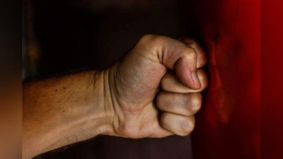 Изрображение 'ПОД ФЕРГАНОЙ ПЬЯНЫЙ МУЖ-РЕВНИВЕЦ ЗАБИЛ СУПРУГУ ДО СМЕРТИ'