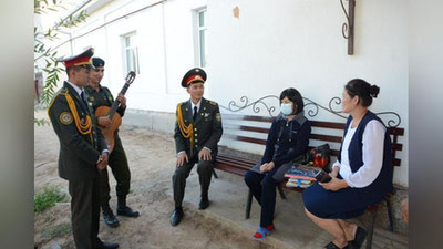 'Harbiylarning tashrifi 13 yoshli Mahliyoning yashashga bo`lgan ishonchini oshirdi'ning rasmi