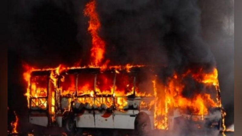 'Sochida turistlar avtobusi yonib ketdi (Video)'ning rasmi